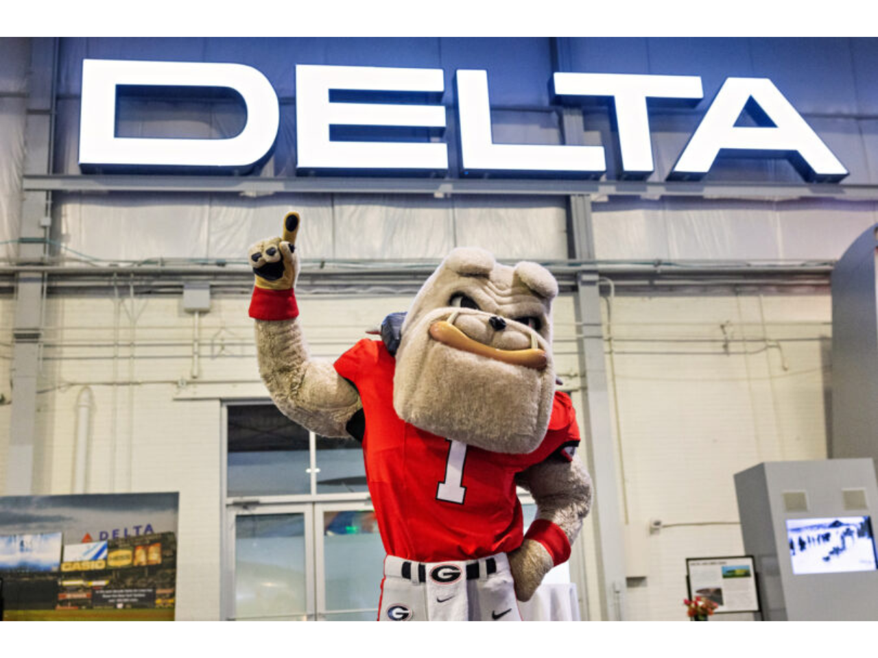 The University of Georgia hosted an alumni reception at the Delta Flight Museum in Atlanta to celebrate their ongoing partnership in 2024. (Photo by Decisive Moment Event Photojournalism)